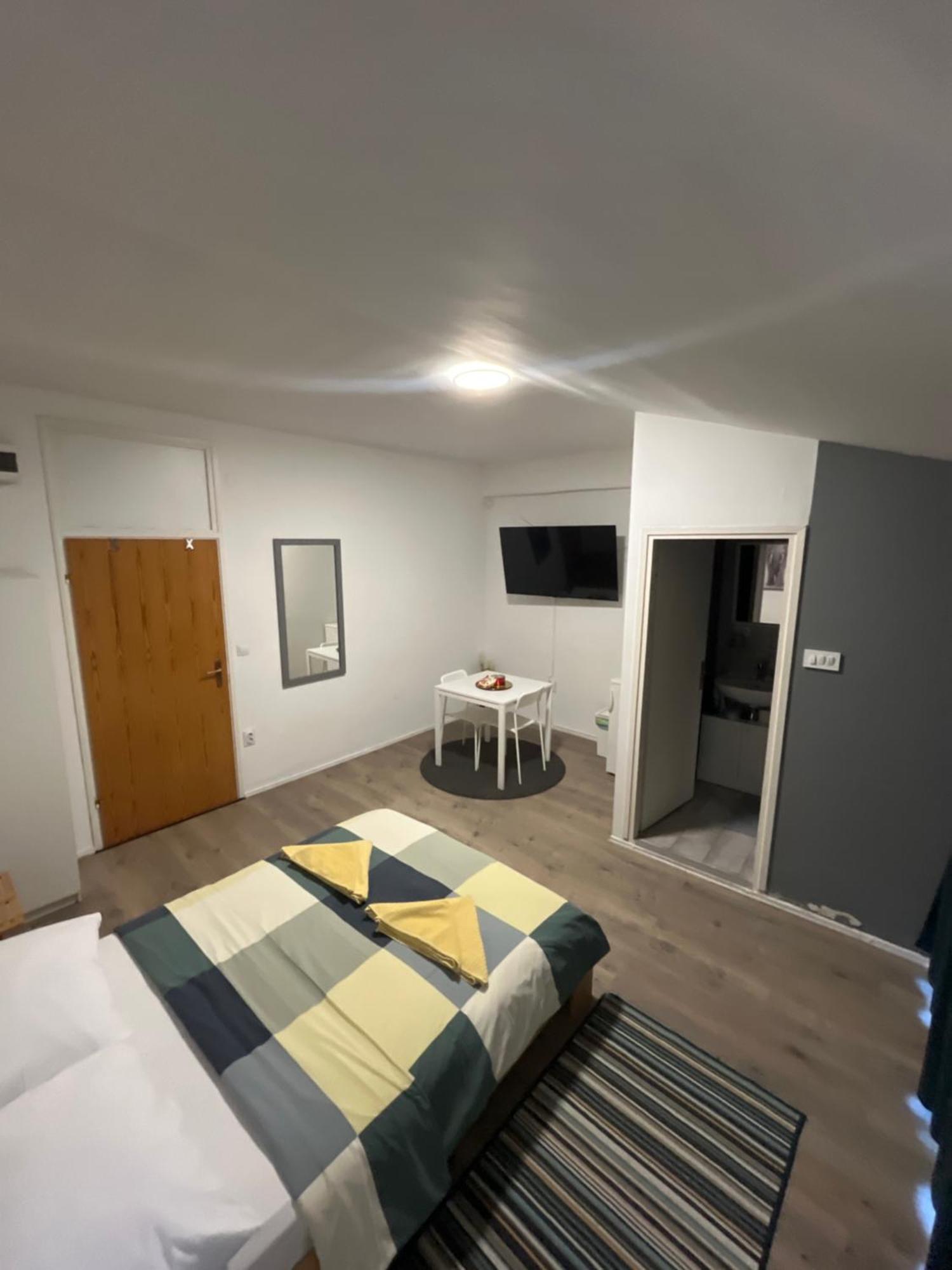 Apartmani Vacanza 萨格勒布 外观 照片