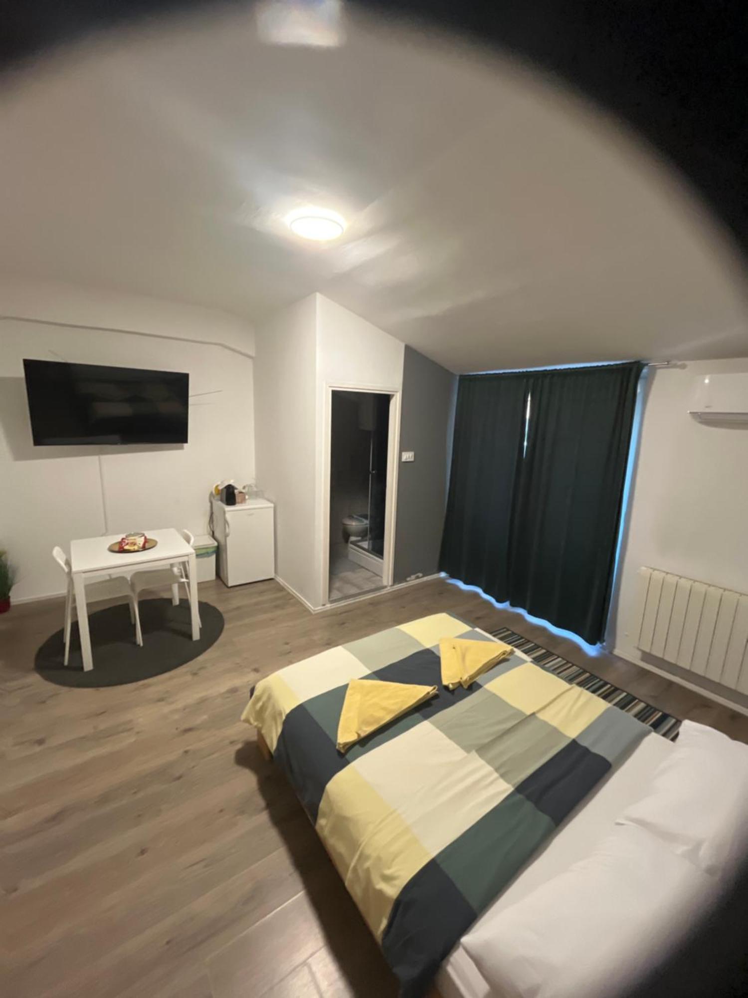 Apartmani Vacanza 萨格勒布 外观 照片