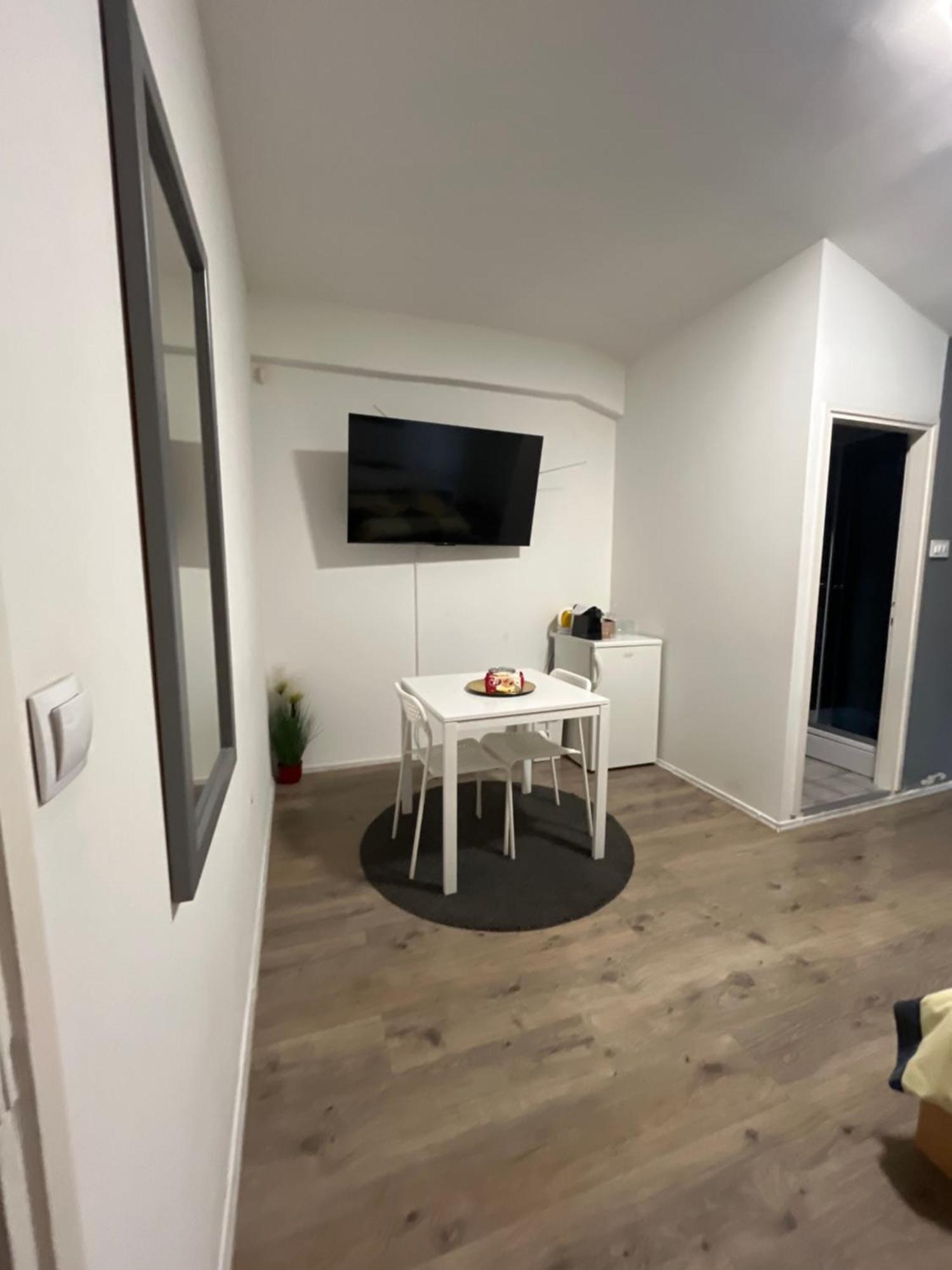 Apartmani Vacanza 萨格勒布 外观 照片